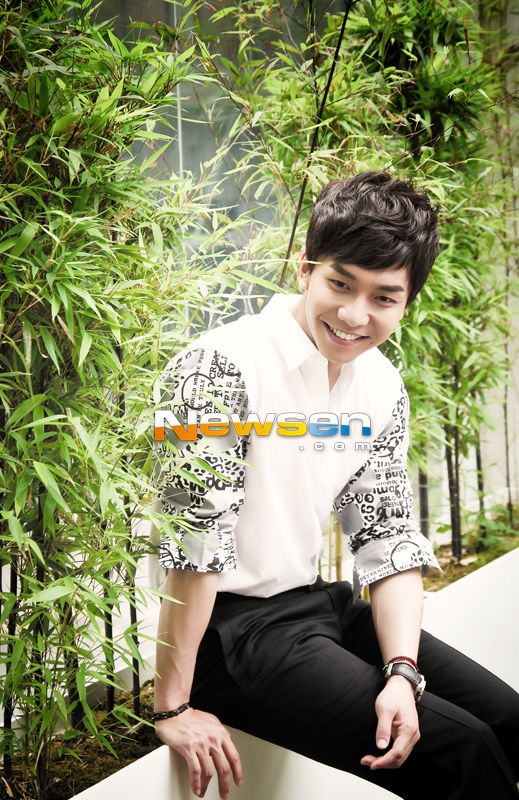 Lee Seung Gi to Cameo in Producer Opposite IU and Gong Hyo Jin A